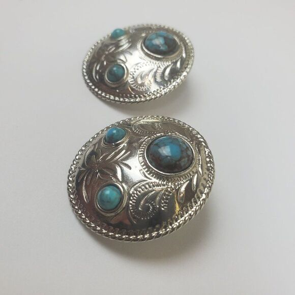 Vintage Faux Turquoise Silver Tone Round Concho Etched Pierced Post Earrings - Picture 3 of 7